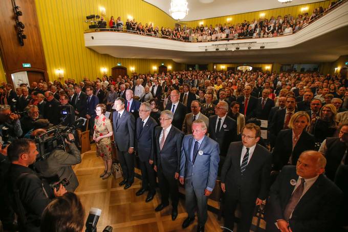 Predsednik Pahor in avstrijski predsednik van der Bellen sta se po zakljuku uradnega obiska v Sloveniji skupaj udeleila slovesnosti ob 60. obletnici Slovenske gimnazije v Celovcu
